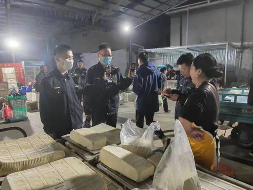 凌晨出击 守护舌尖安全——兰陵县市场监管局开展食用农产品夜间专项监督抽检行动